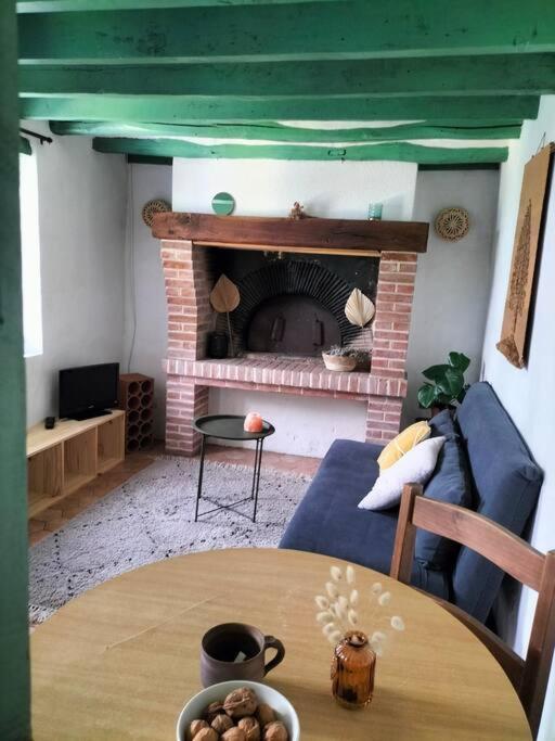Charmante Maisonnette En Pierre Ecardenville-sur-Eure Exterior foto
